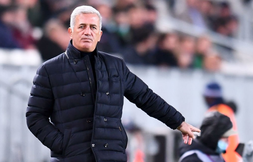 新疆广汇训练开放日，集结日官宣签约引欢呼，法甲在即，训练强度明显提升(分组讨论工作报告发言)