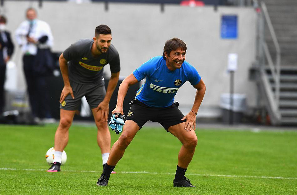 包含勒沃库森内部会议纪要流出：赛前伤情更新，意甲使命明确，身体对抗强度拉满的词条